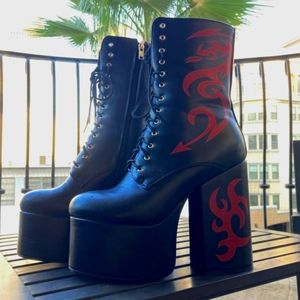 Black dragon platform boots